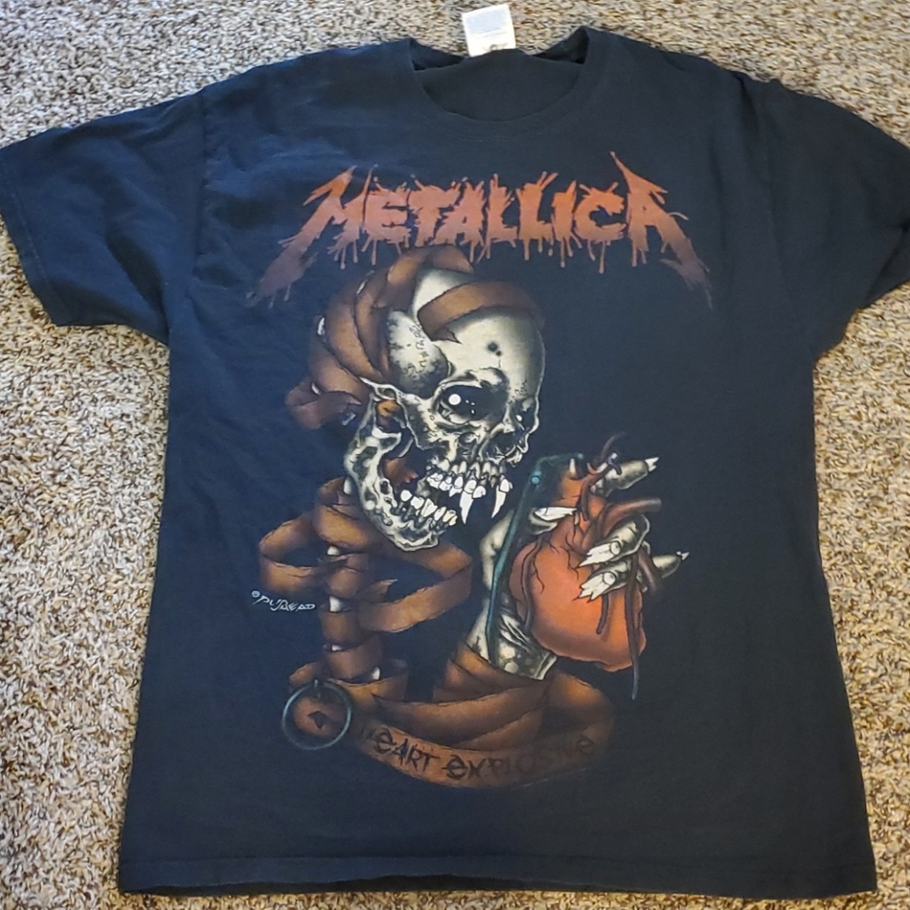 Metallica heart explosive tshirt